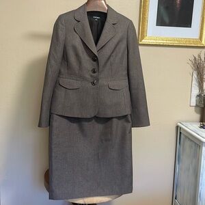 Le Suit Separates jacket and pencil skirt